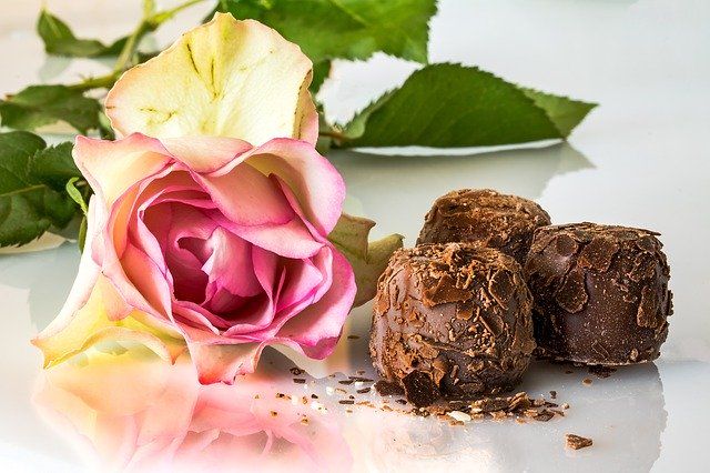 Pralinen entdecken: Eine süße Reise durch Geschichte und Sorten
